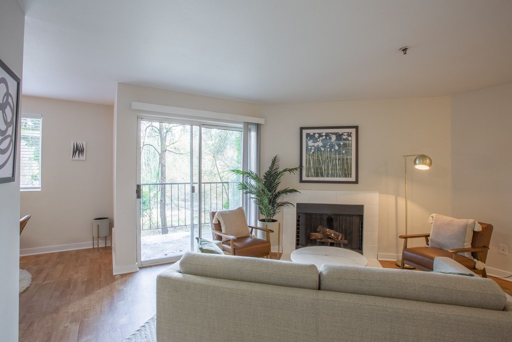 Miramonte Lodge Apartments, 12200 SE Mcloughlin Boulevard, Milwaukie